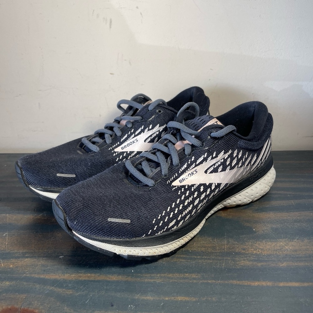 Brooks Ghost 13 Womens Size 7.5 Running Shoes Ombré Black Primrose 1203381B023
